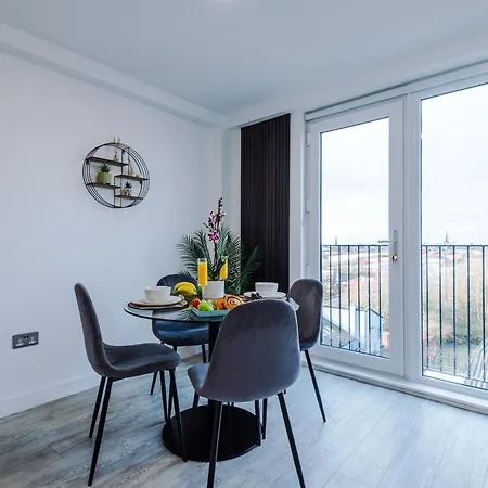 Cosy 2 Bed N Centre & Mediacity 4* Manchester