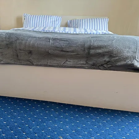 Cozy In London And Homestay Manchester