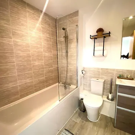 Prime 2 Bedroom With Rooftop Terrace Manchester