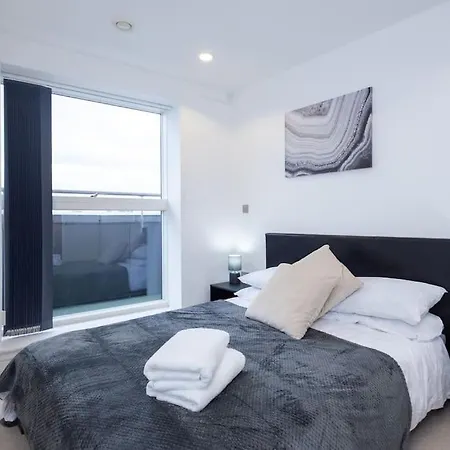Modern Mediacity 2bed Apartment, Amazing Views, Smart Tvs Apartament *