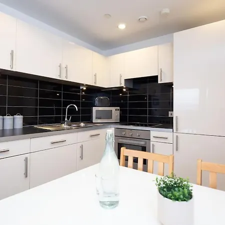 公寓 Modern Mediacity 2bed Apartment, Amazing Views, Smart Tvs