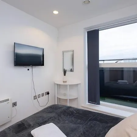 Apartament Modern Mediacity 2bed Apartment, Amazing Views, Smart Tvs *