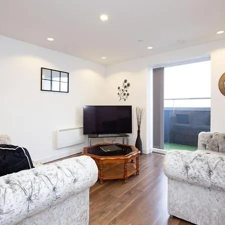 公寓 Modern Mediacity 2bed Apartment, Amazing Views, Smart Tvs 曼彻斯特