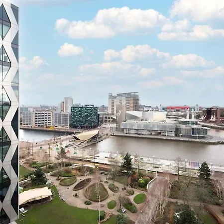 Stylish Mediacity 2bed, Sleeps 6, Amazing Views 曼彻斯特