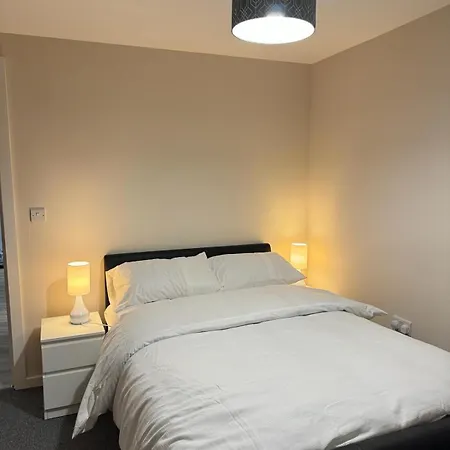 Luxury 2 Bedroom In Centre - Free Parking