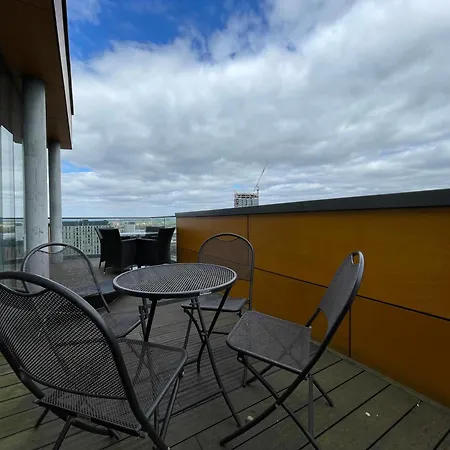 Daire Luxury Living, 2-bed With Pool & Gym *
