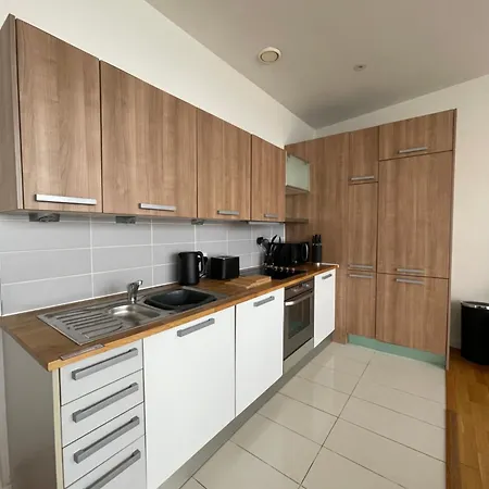 Luxury Living, 2-bed With Pool & Gym Daire