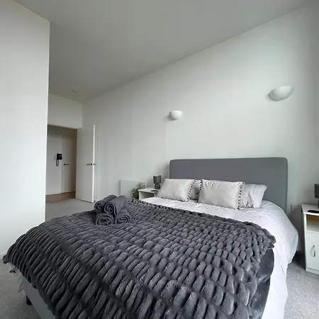 Luxury Living, 2-bed With Pool & Gym Daire *