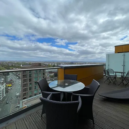 Luxury Living, 2-bed With Pool & Gym Appartamento *