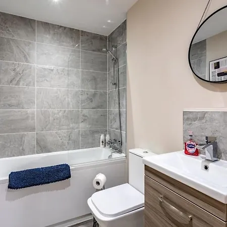 公寓 Bright 1 Bedroom Flat In Salford With Parking Available *