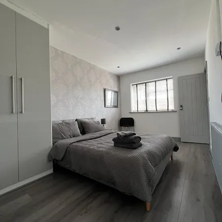 The Grey Mansion ホームステイ マンチェスター