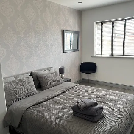 The Grey Mansion * Manchester