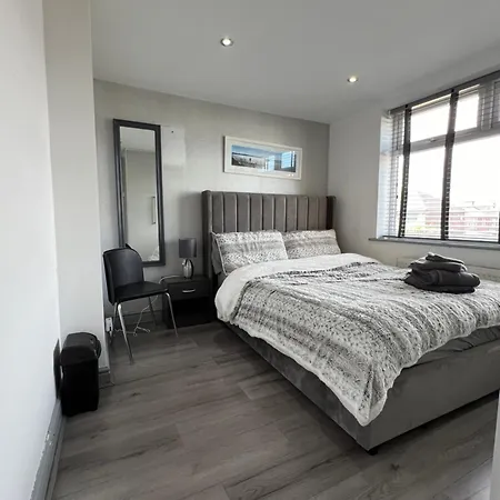 The Grey Mansion ホームステイ