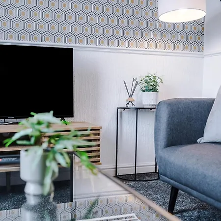 Beautiful 2 Bedroom House In Sleeps 7 With Wi-fi Feriehus Manchester