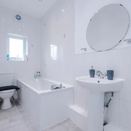 Beautiful 2 Bedroom House In Sleeps 7 With Wi-fi Feriehus *