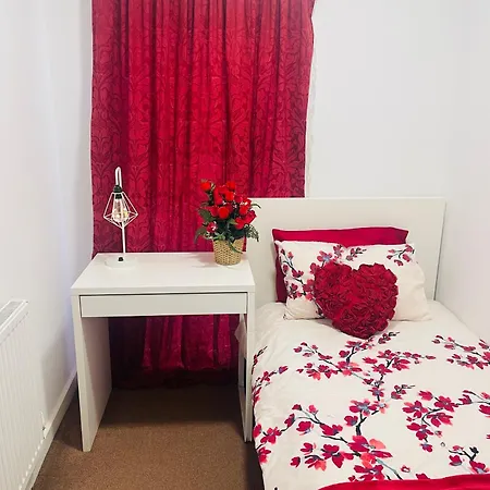 Holiday home R & N Holiday Manchester