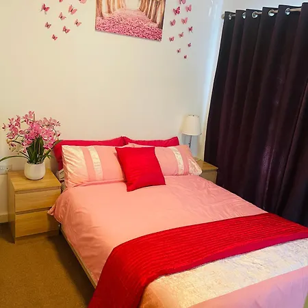R & N Holiday Holiday home Manchester