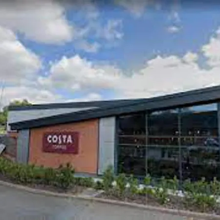 1b-steps To Uni&stadium- Wi-fi Netflix Breakfast