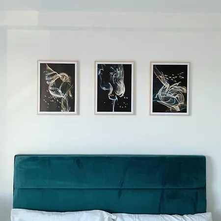 1b-steps To Uni&stadium- Wi-fi Netflix Breakfast Apartamento