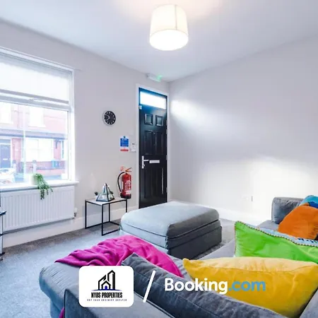 Weekly By Nyos Short Lets & Serviced With Free Parking Hotel 3*