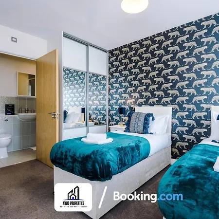 Hébergement de vacances 3 Bedroom House By Nyos Short Lets & Serviced With Parking Manchester