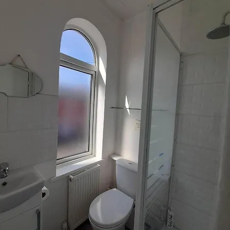 Vakantiehuis Stylish 4 Bed House - 15 Min To Centre Manchester