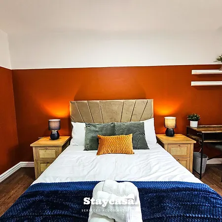 Modern & Spacious 5-bedroom House With Game