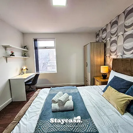 Tatil Evi Modern & Spacious 5-bedroom House With Game Manchester