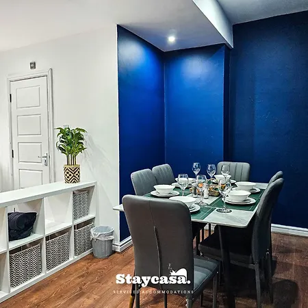 Modern & Spacious 5-bedroom House With Game * Manchester