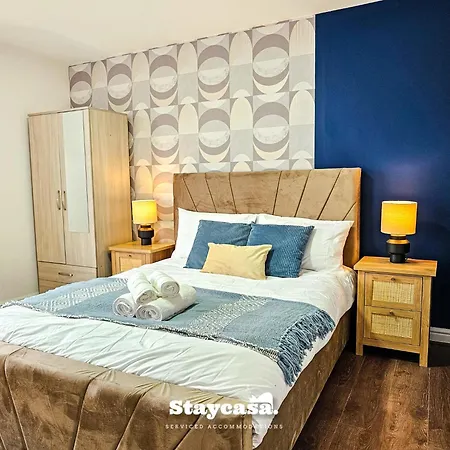 Tatil Evi Modern & Spacious 5-bedroom House With Game Manchester