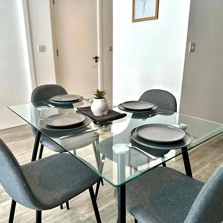 Fresh 2bed 2bath 2mins Drive To Man Utd Stadium *