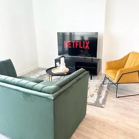 Luxury 2 Bed With View Apartment Manchester