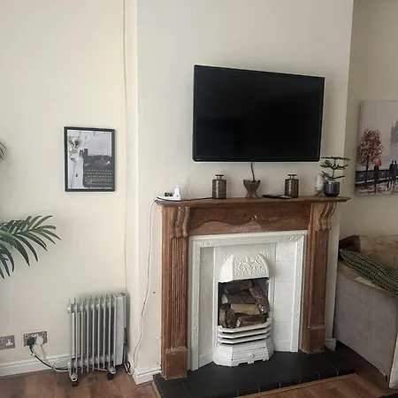 Levenshulme Entire House Sleeps 7max