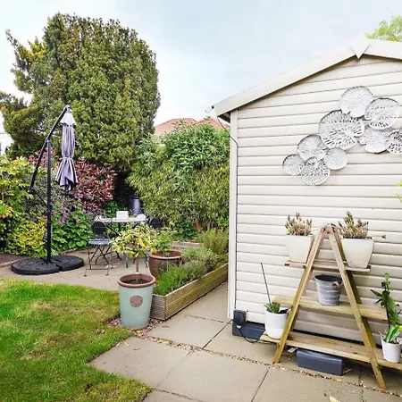 Vakantiehuis Pass The Keys Picture Perfect Haven In Didsbury Village - Free Parking & Ev Station Manchester