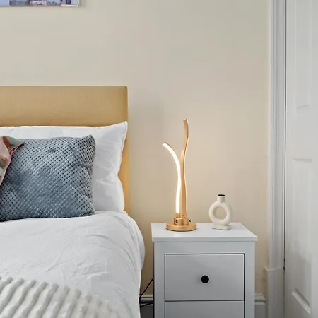 度假居 Modern 4br In M11, Close To Etihad Stadium Sleeps 11