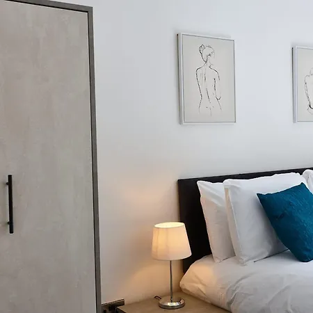 The Carnelian Apartment *