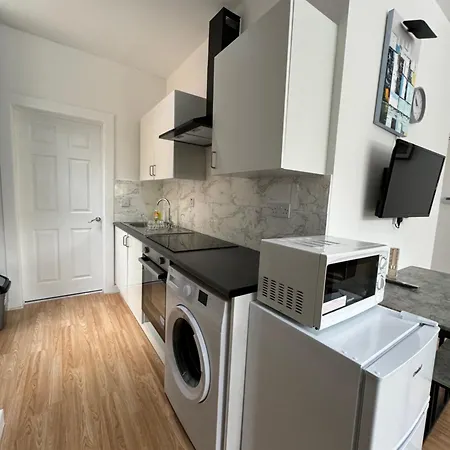 Mk Apartments, Chorlton, Manchester, Car Park Appartement