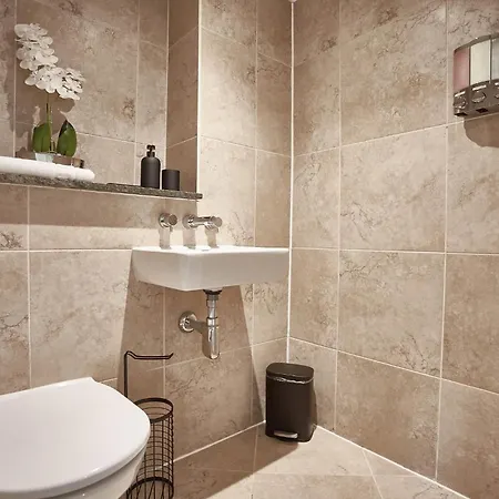 The Morganite 曼彻斯特