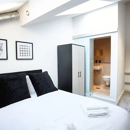 The Garnet Apartment *