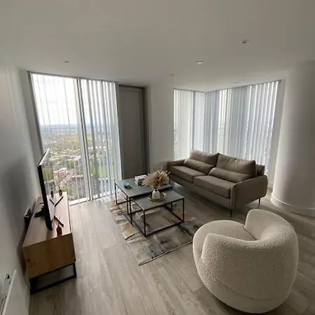 Modern 2 Bed Corner With Gym &