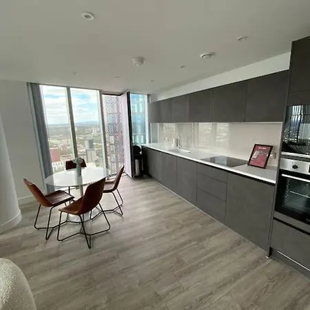Apartment Modern 2 Bed Corner With Gym & Manchester