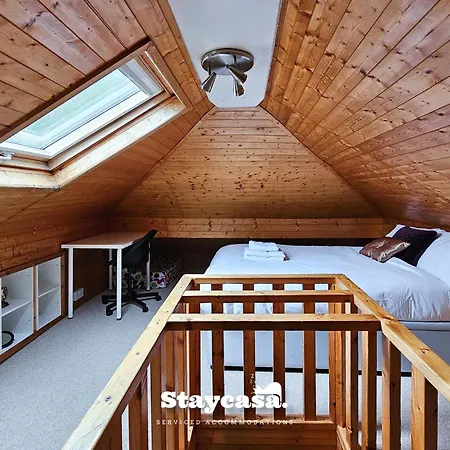 Casa de Férias Large 6br House Free Parking & Wifi *