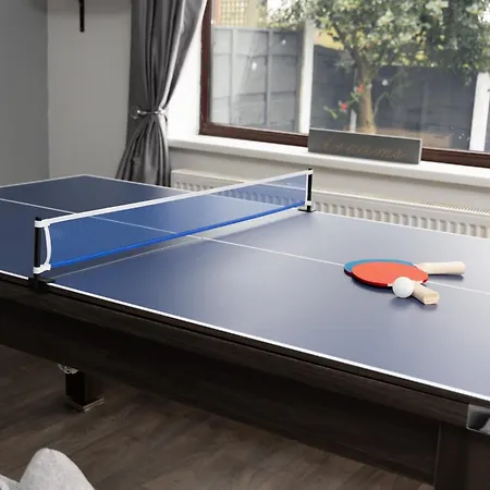 Carpe Diem - Stunning 4 Bed With Games Table * Manchester