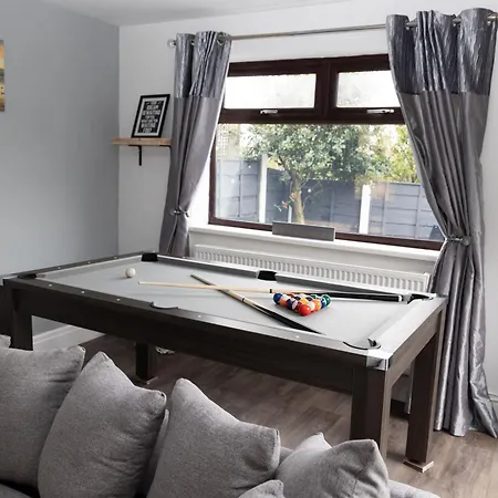Prázdninový dům Carpe Diem - Stunning 4 Bed With Games Table