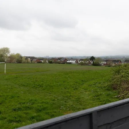 Holiday home Carpe Diem - Stunning 4 Bed With Games Table Manchester