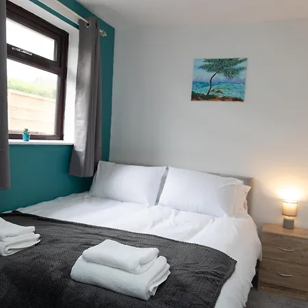 Carpe Diem - Stunning 4 Bed With Games Table