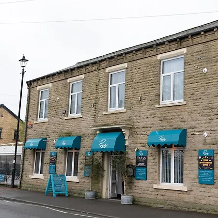 Carpe Diem - Stunning 4 Bed With Games Table