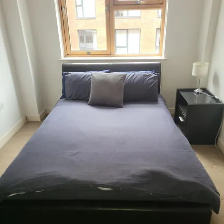 Apartment Awesome 1 Bedroom *