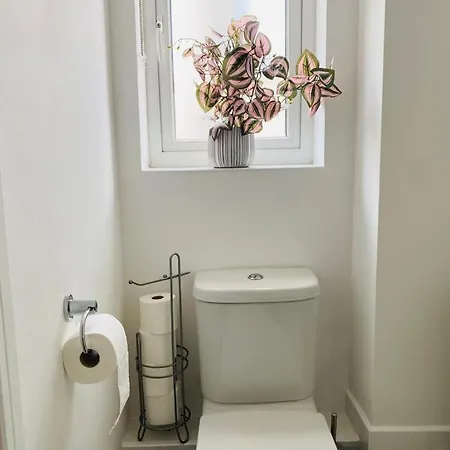 Modern, Stylish And Central Privat bolig *