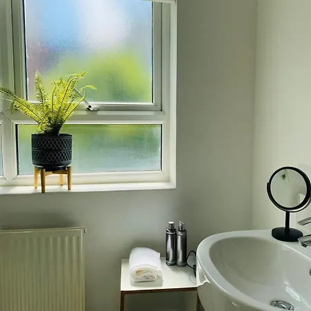 Accommodatie bij particulieren Modern, Stylish And Central *